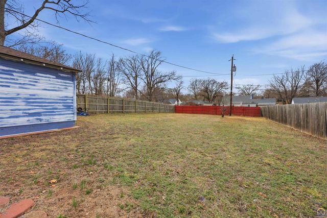 2429 SW Harrison ST, Topeka, KS 66611