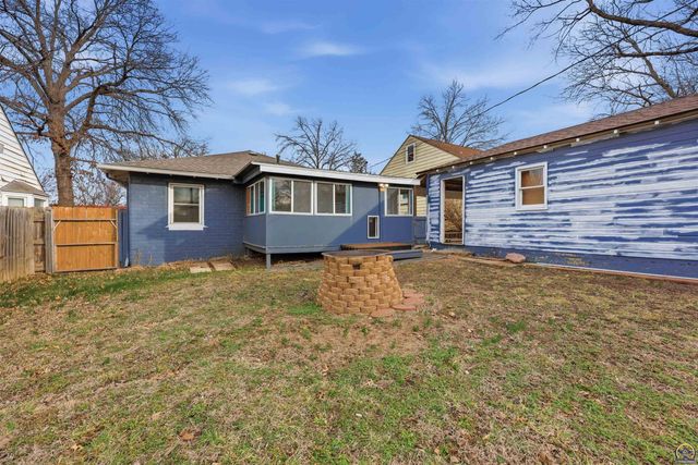 2429 SW Harrison ST, Topeka, KS 66611