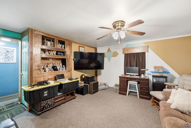 2429 SW Harrison ST, Topeka, KS 66611