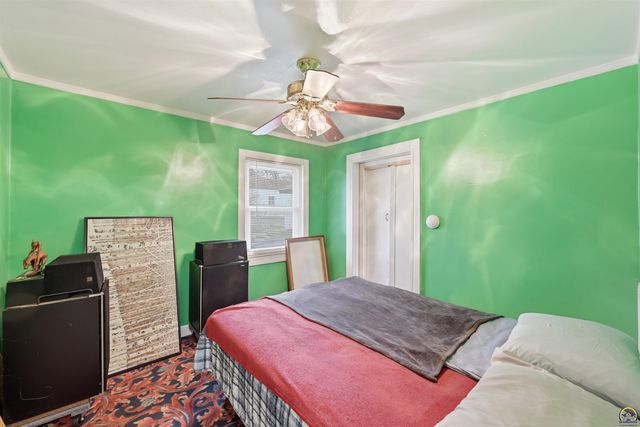 2429 SW Harrison ST, Topeka, KS 66611