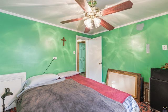 2429 SW Harrison ST, Topeka, KS 66611