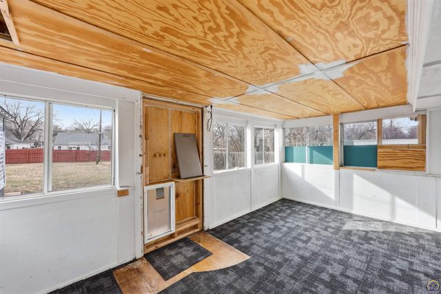 2429 SW Harrison ST, Topeka, KS 66611