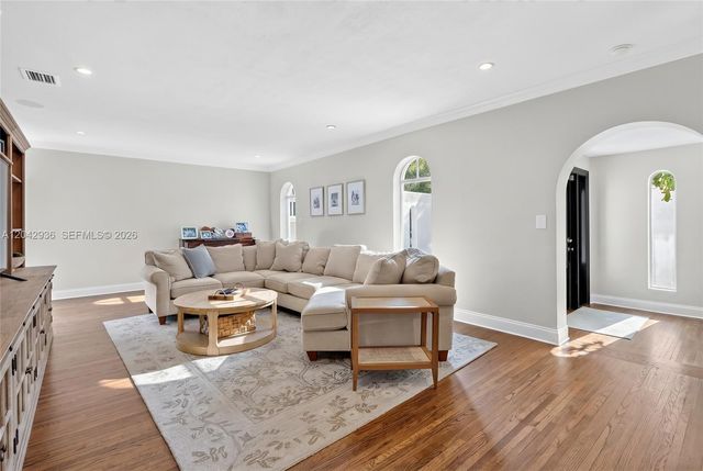 4943 Riviera Drive, Coral Gables, FL 33146