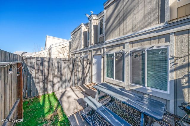 979 Damon Lane, Sparks, NV 89431