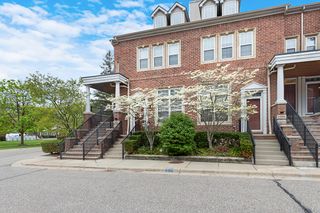 16992 Farmington Road 104, Livonia City, MI 48154