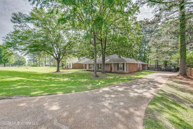 502 Pelahatchie Shore Drive, Brandon, MS 39047
