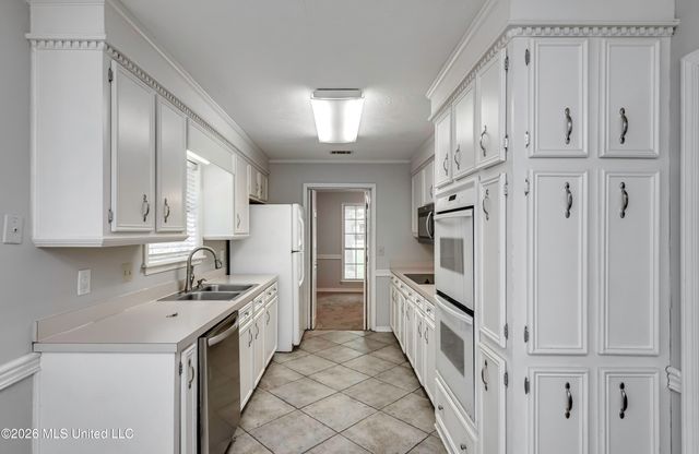 502 Pelahatchie Shore Drive, Brandon, MS 39047