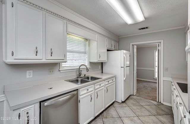502 Pelahatchie Shore Drive, Brandon, MS 39047
