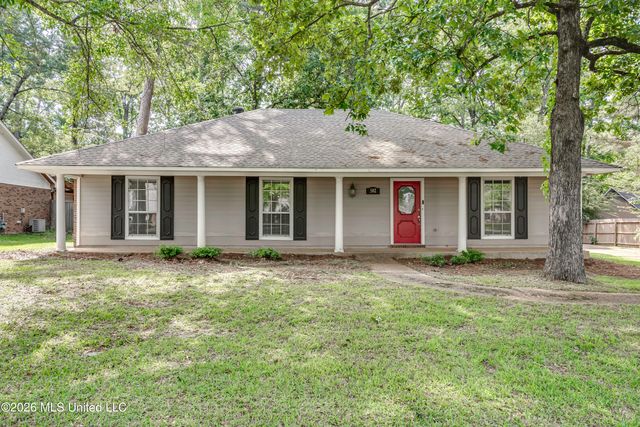 502 Pelahatchie Shore Drive, Brandon, MS 39047