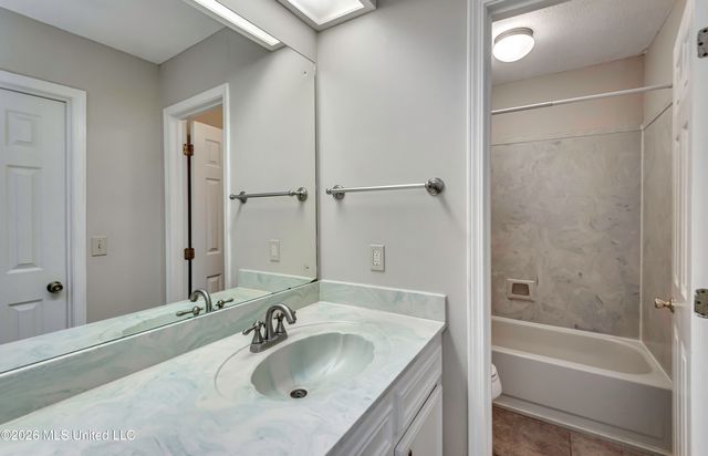 502 Pelahatchie Shore Drive, Brandon, MS 39047