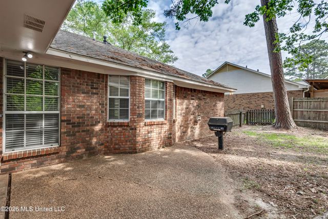 502 Pelahatchie Shore Drive, Brandon, MS 39047