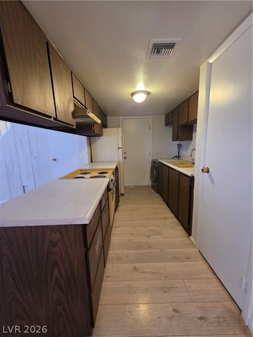 1507 Elizabeth Avenue 3, Las Vegas, NV 89119