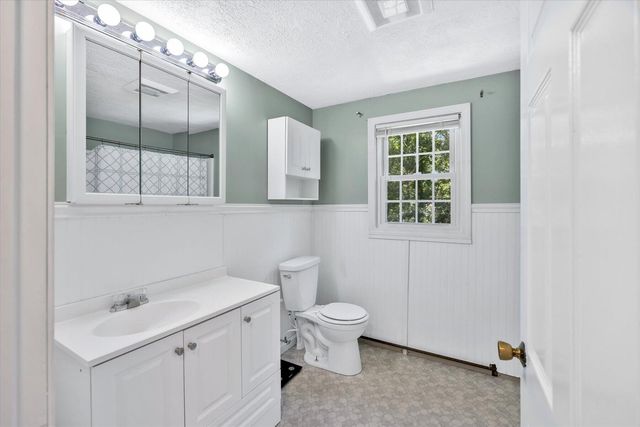 27 Oregon Road, Mashpee, MA 02649