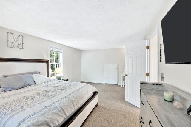 27 Oregon Road, Mashpee, MA 02649