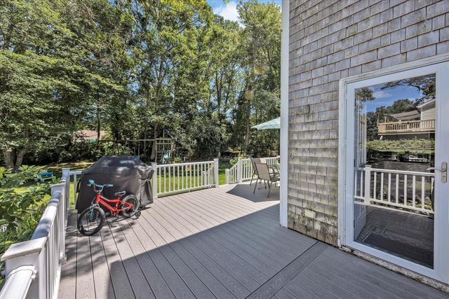 27 Oregon Road, Mashpee, MA 02649