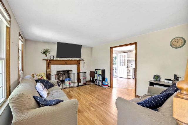 27 Oregon Road, Mashpee, MA 02649
