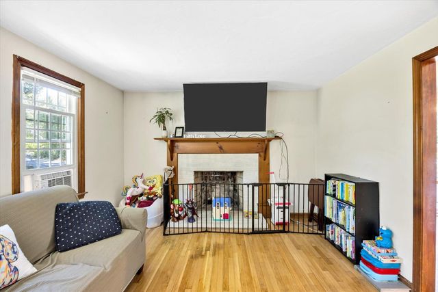 27 Oregon Road, Mashpee, MA 02649