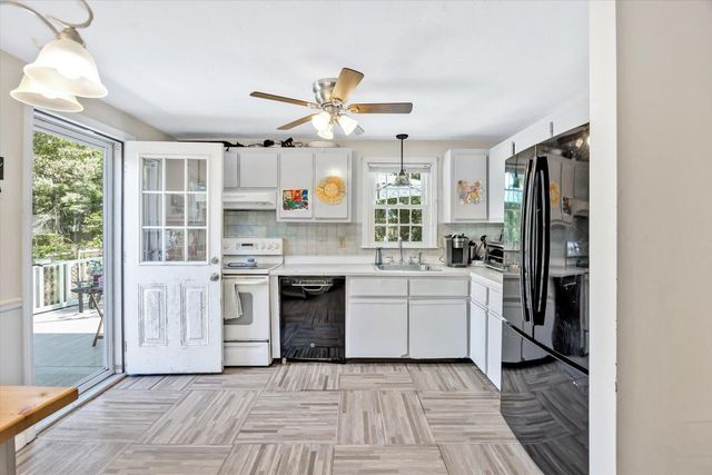 27 Oregon Road, Mashpee, MA 02649