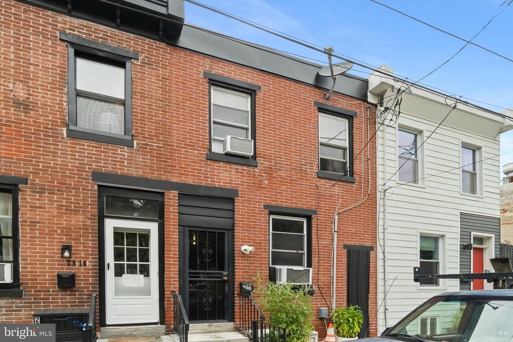 2516 COLLINS ST, PHILADELPHIA, PA 19125 — photo 2