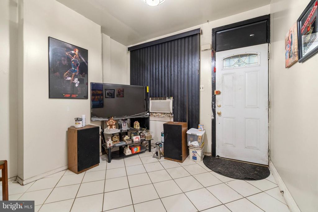 2516 COLLINS ST, PHILADELPHIA, PA 19125 — photo 3