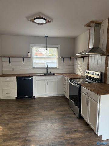 2215 Sullivan Road NW, Huntsville, AL 35810