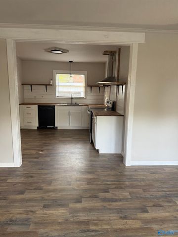 2215 Sullivan Road NW, Huntsville, AL 35810