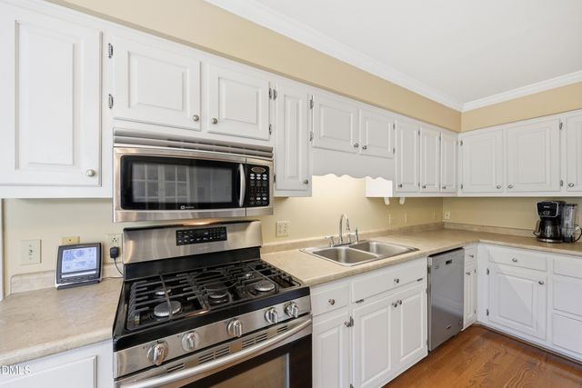 2506 Ashley Place, Burlington, NC 27215