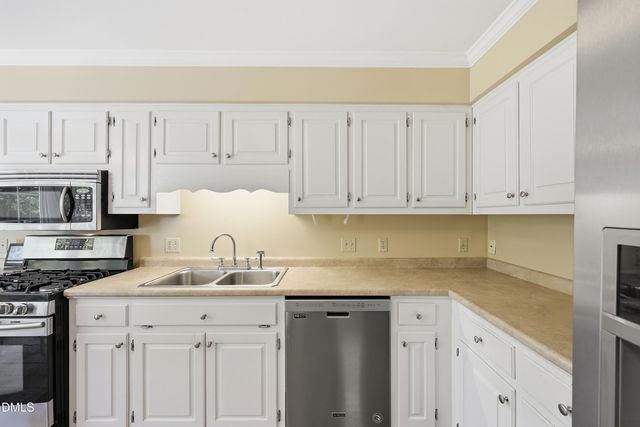 2506 Ashley Place, Burlington, NC 27215