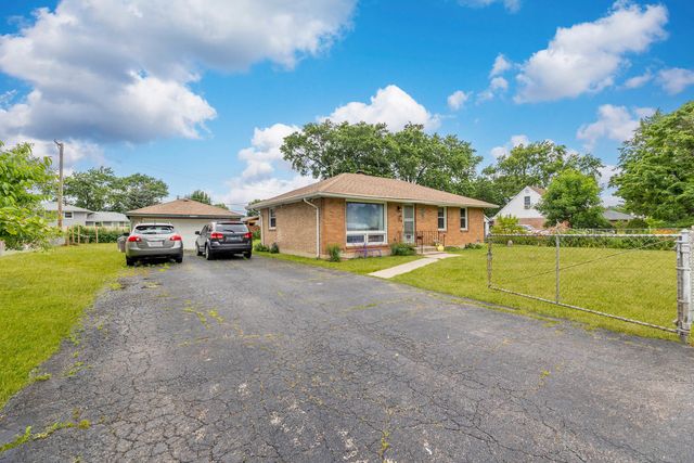 8040 S 85th Court, Justice, IL 60458