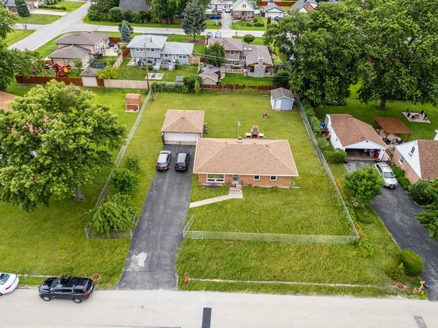 8040 S 85th Court, Justice, IL 60458