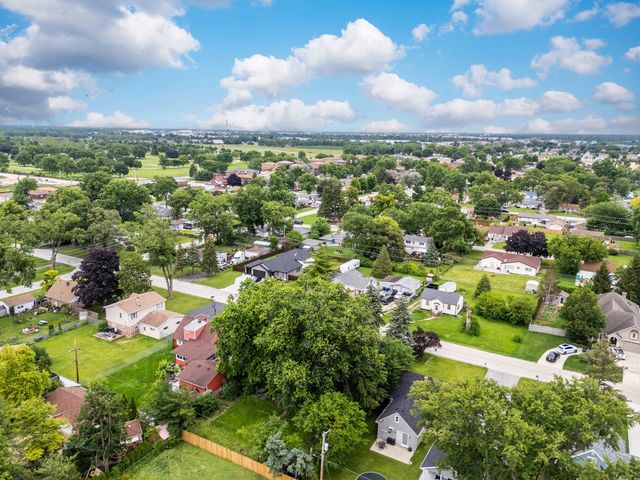 8040 S 85th Court, Justice, IL 60458