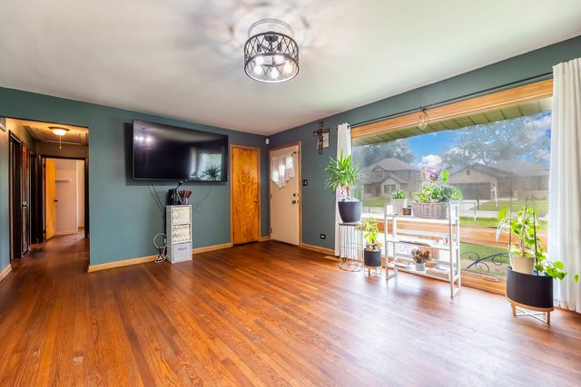 8040 S 85th Court, Justice, IL 60458