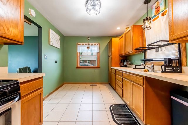 8040 S 85th Court, Justice, IL 60458