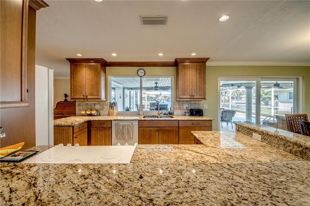 917 SE 43rd TER, Cape Coral, FL 33904