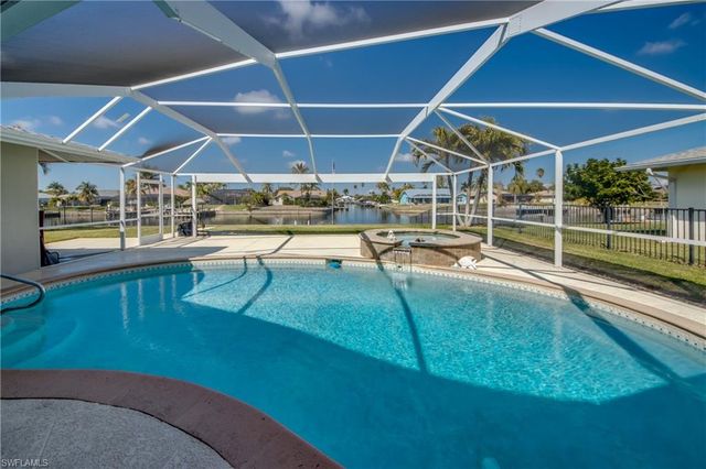 917 SE 43rd TER, Cape Coral, FL 33904