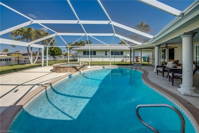 917 SE 43rd TER, Cape Coral, FL 33904