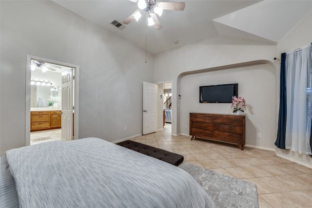 5048 Golden Eagle Drive, Grand Prairie, TX 75052