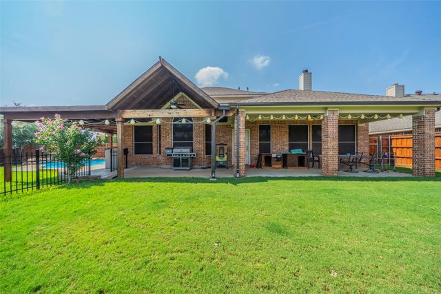 5048 Golden Eagle Drive, Grand Prairie, TX 75052