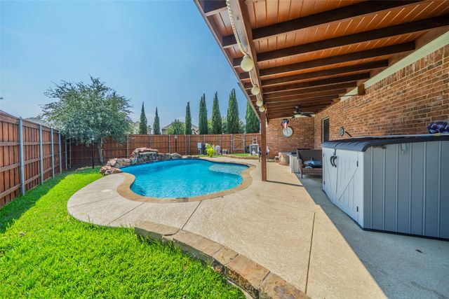 5048 Golden Eagle Drive, Grand Prairie, TX 75052