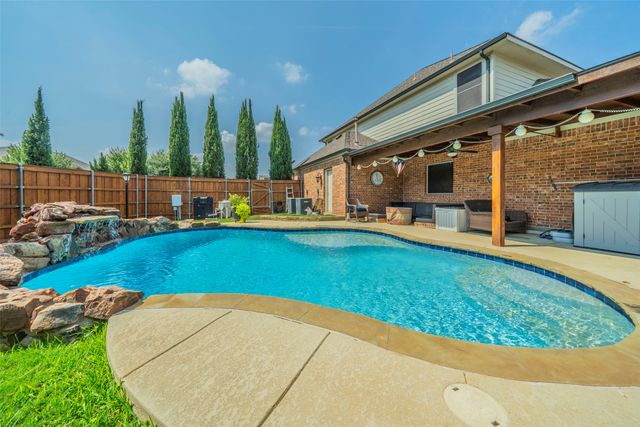 5048 Golden Eagle Drive, Grand Prairie, TX 75052