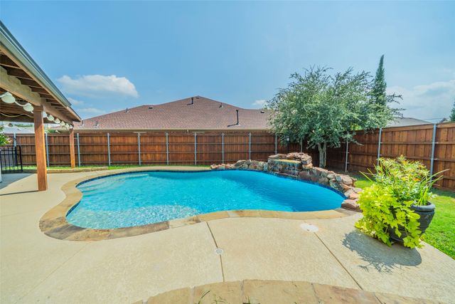 5048 Golden Eagle Drive, Grand Prairie, TX 75052