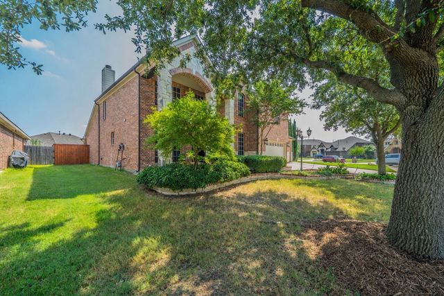 5048 Golden Eagle Drive, Grand Prairie, TX 75052