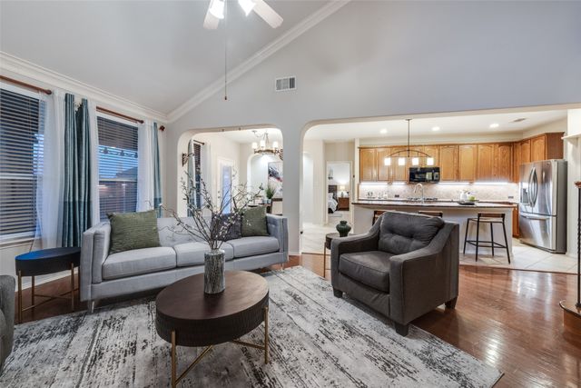 5048 Golden Eagle Drive, Grand Prairie, TX 75052