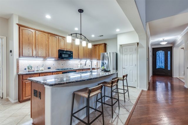 5048 Golden Eagle Drive, Grand Prairie, TX 75052