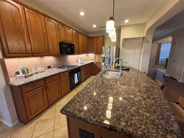 5048 Golden Eagle Drive, Grand Prairie, TX 75052