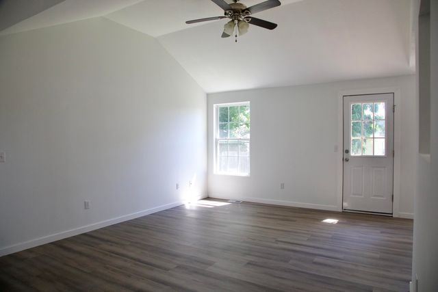 1044 South Missouri Avenue, Springfield, MO 65807