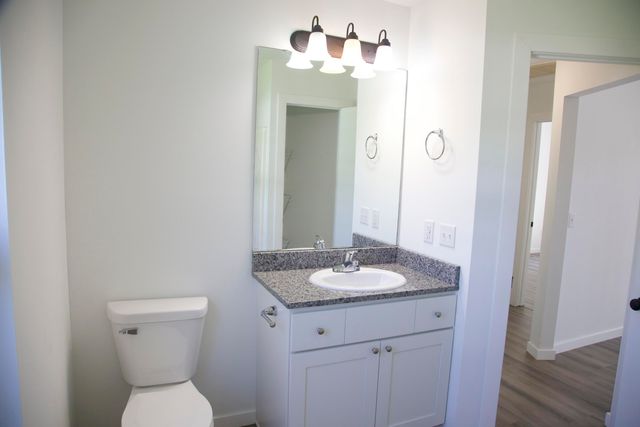 1044 South Missouri Avenue, Springfield, MO 65807