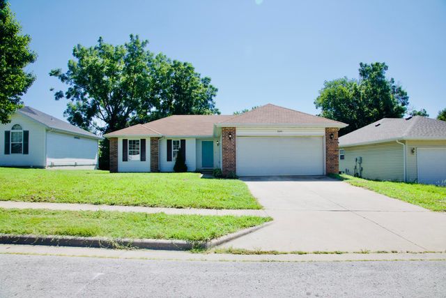 1044 South Missouri Avenue, Springfield, MO 65807