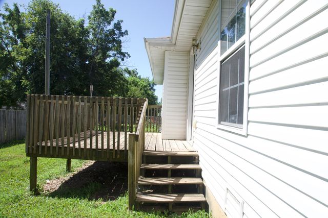 1044 South Missouri Avenue, Springfield, MO 65807