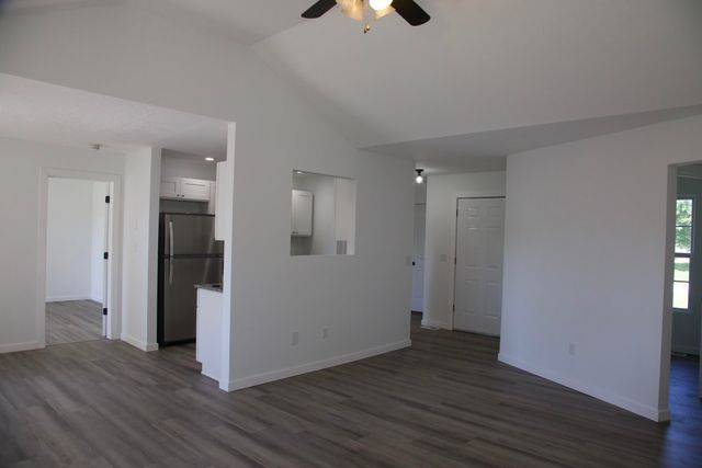 1044 South Missouri Avenue, Springfield, MO 65807